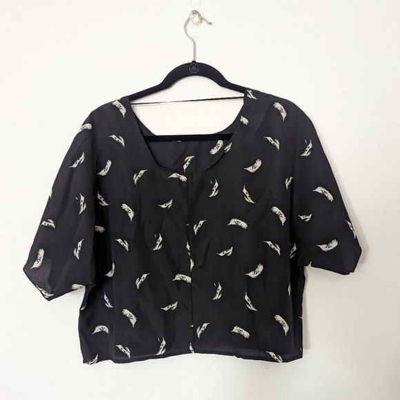 Y2k tumblr era Vibes Falling Feathers Boxy Shirt - small - Picture 4 of 8